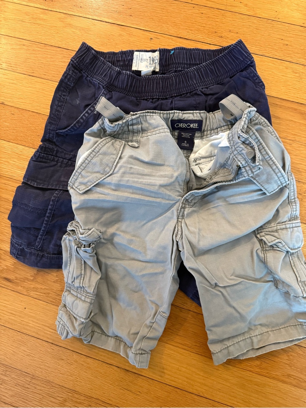 🩶🩳The Children’s Place & Cherokee Cargo Shorts bundle in Navy and Light Gray